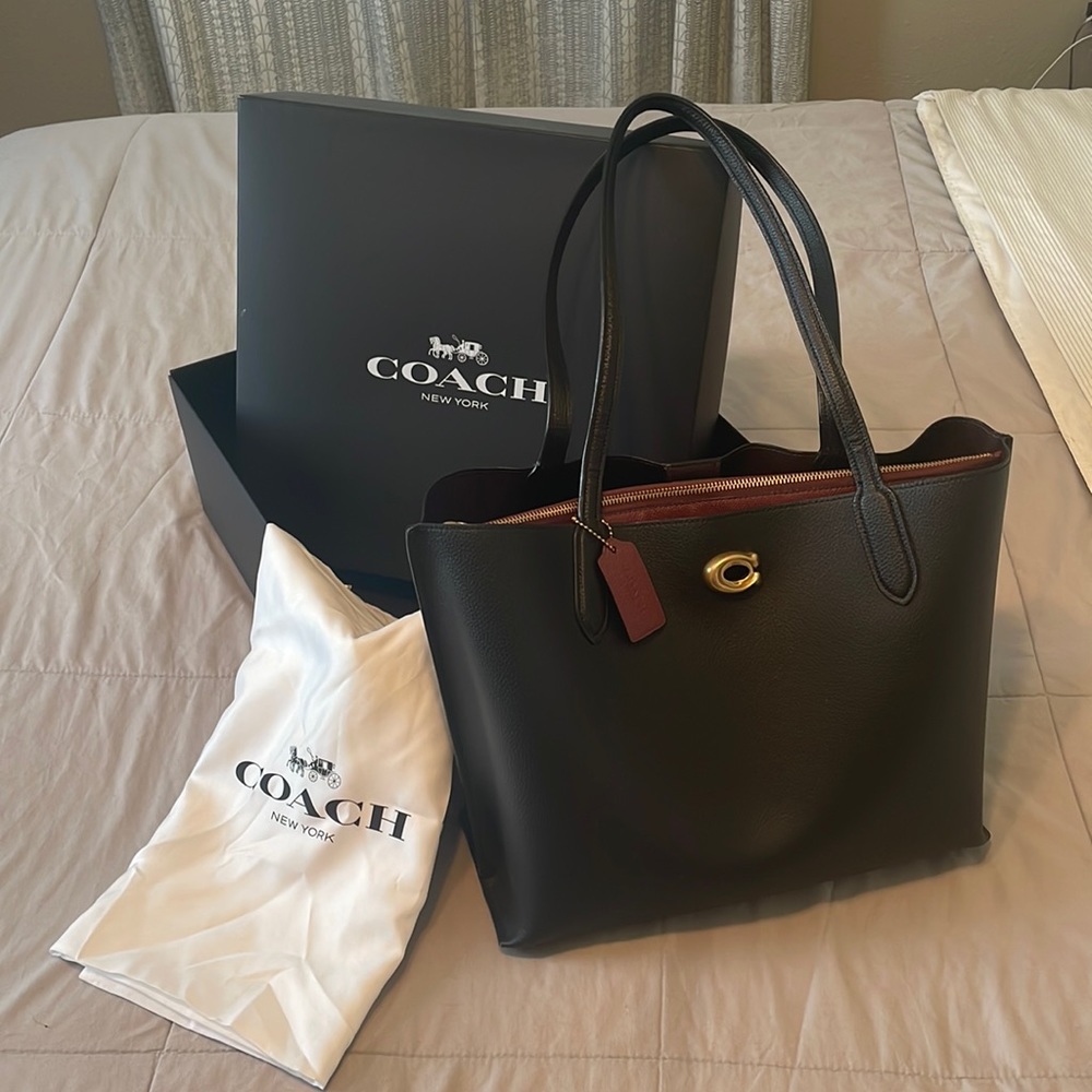 Authentic Like New Coach Willow Tote